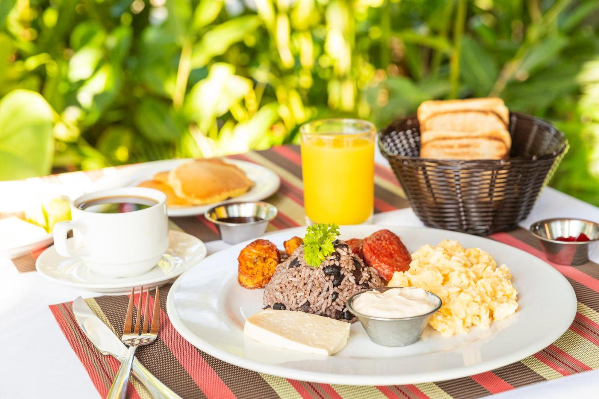 Lavas Tacotal Hotel