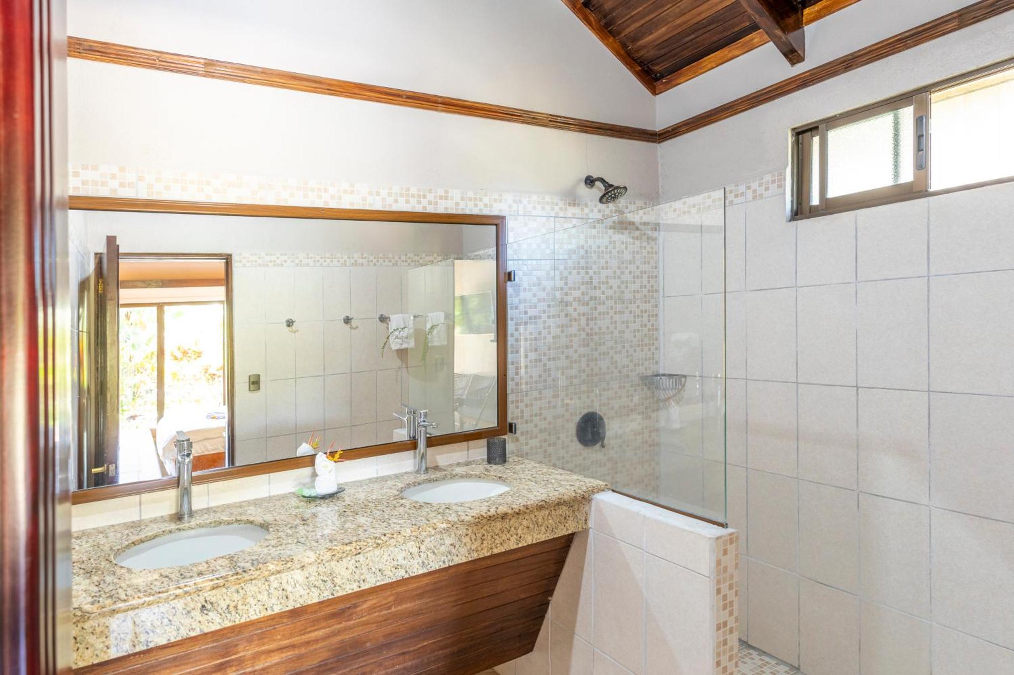 Lavas Tacotal Hotel